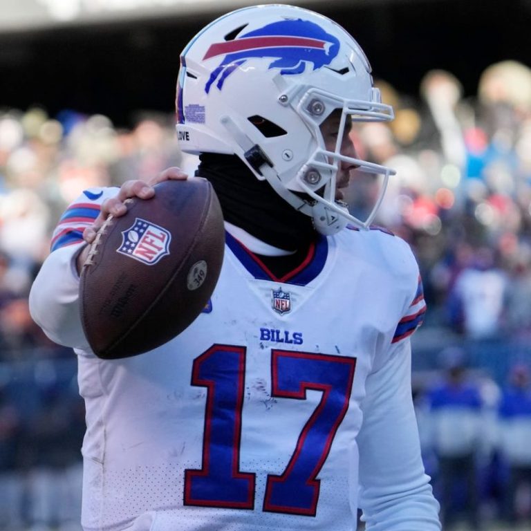 Week 17 fantasy football rankings: QB changes can impact title matchups
