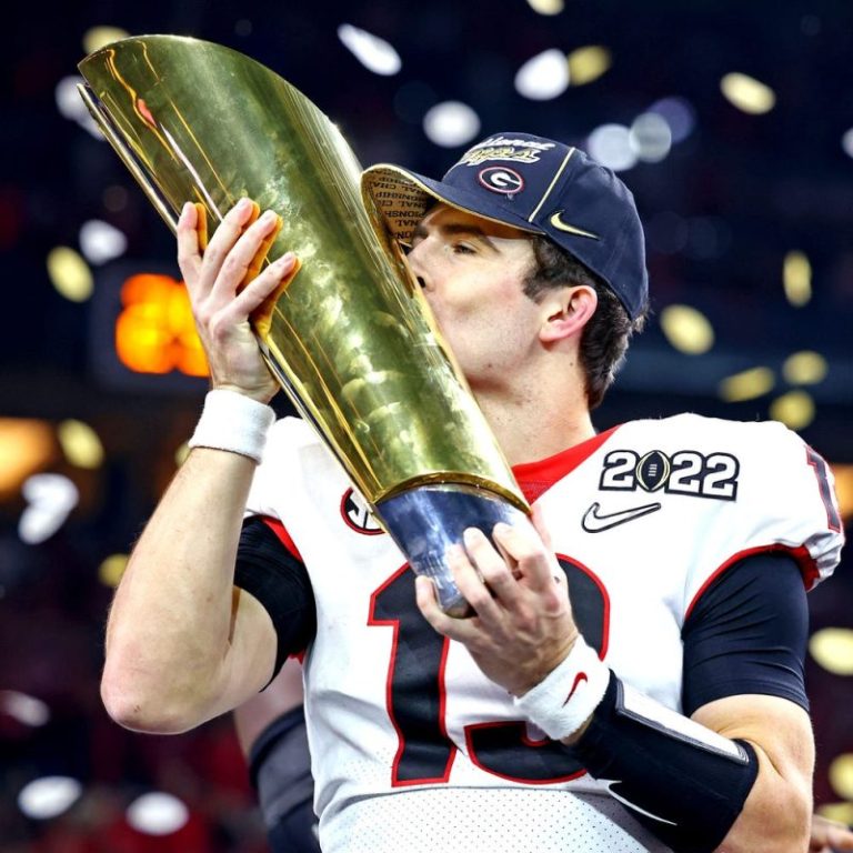 College football bowl predictions for every postseason matchup