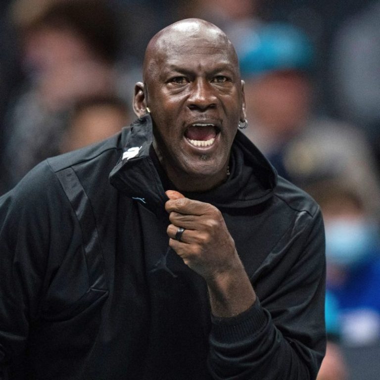Ex-Hornet recalls how Michael Jordan would go one-on-one vs. players