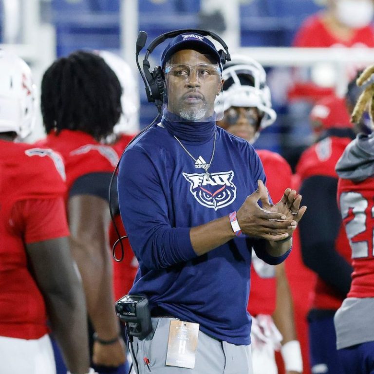 Ravens hire Willie Taggart as running backs coach