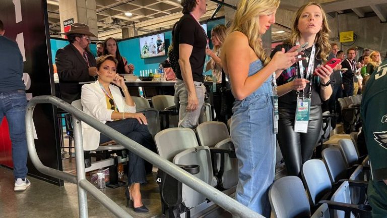 Black conservatives rally around Kari Lake for refusing to stand for Black national anthem at Super Bowl