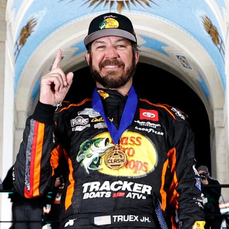 Truex drives to gold at NASCAR Clash at the L.A. Coliseum race