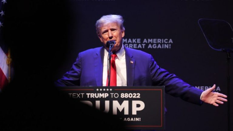 Trump-Manhattan DA: Grand jury wraps Monday proceedings with no vote in Trump probe