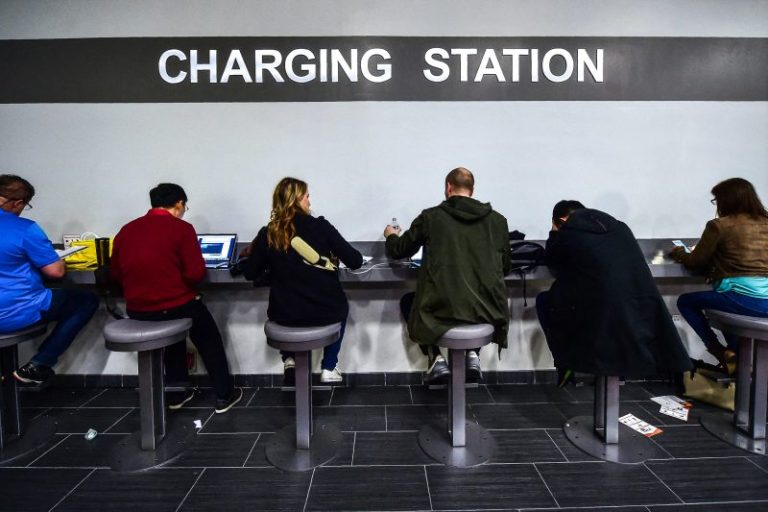 FBI warns against using public phone charging stations