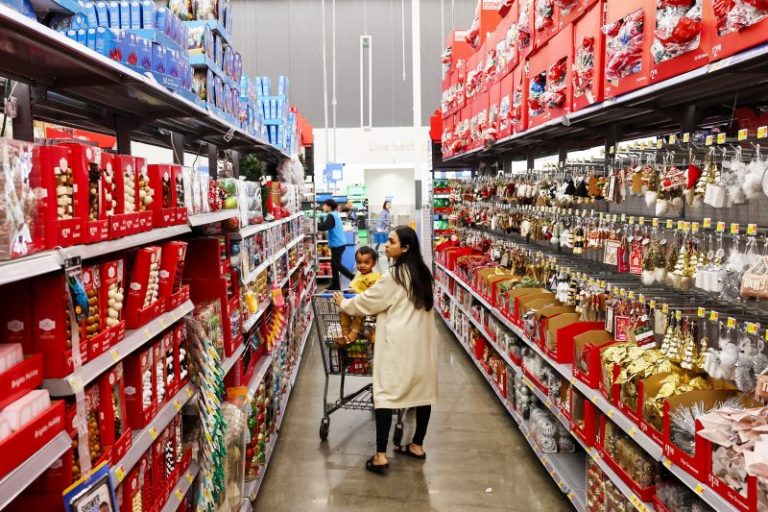 Holiday shopping season might be off to a slow start