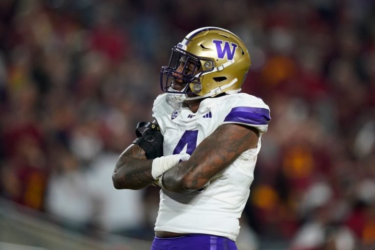 Washington star has incredibly emotional interview after USC win