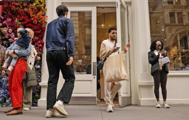 U.S. consumer sentiment falls slightly as outlook for inflation worsens