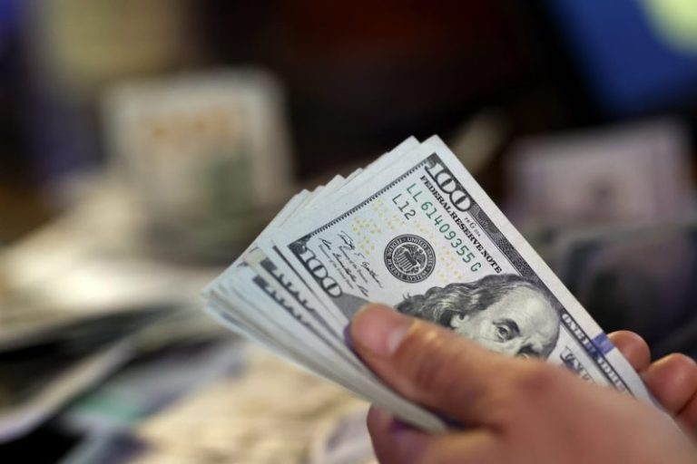 Some experts have raised the odds of a recession. Here’s how much you should have in emergency savings.