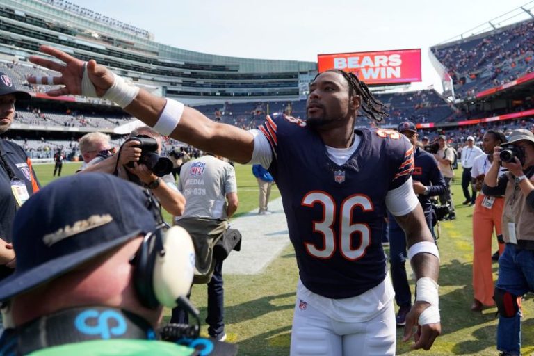 Simone Biles’ husband comes up big in first game with Bears
