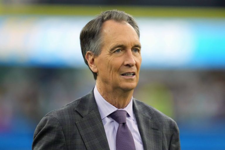 Report: NFL analyst Cris Collinsworth to sign extension with NBC