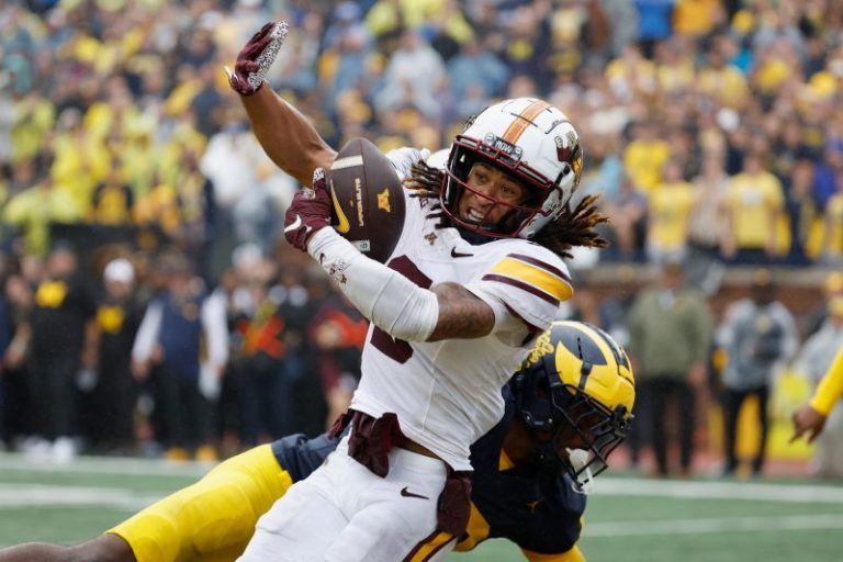 College football grades: Ole Miss in Drama 101; cheerleader or ninja?