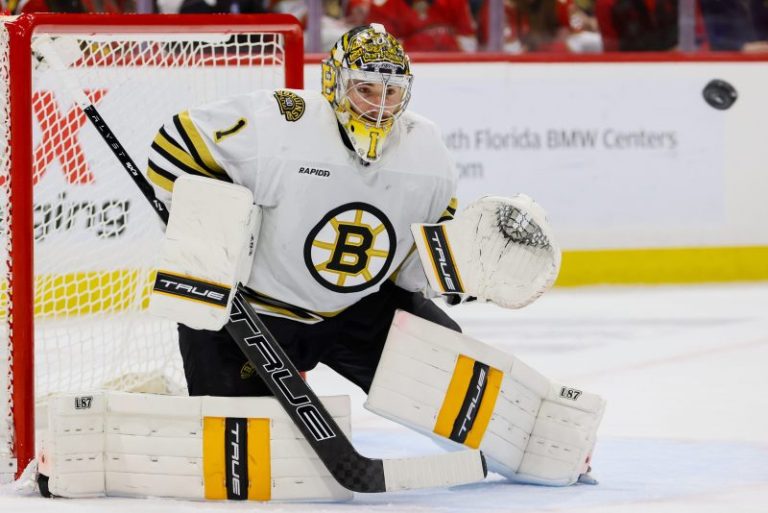 Bruins, No. 1 goalie end contract impasse, agree to 8-year deal