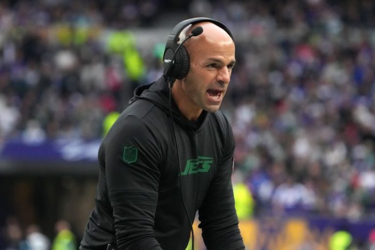 Jets fire head coach Robert Saleh after 2-3 start to season