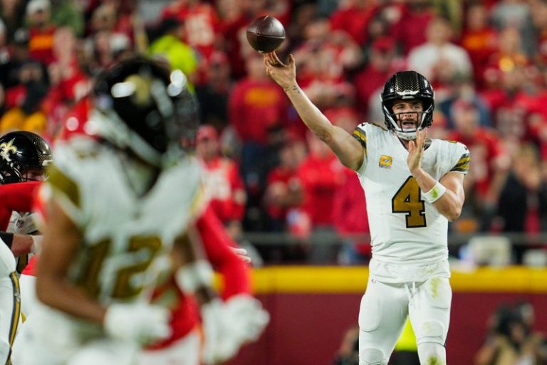 Derek Carr injury update: Saints QB expected to miss time