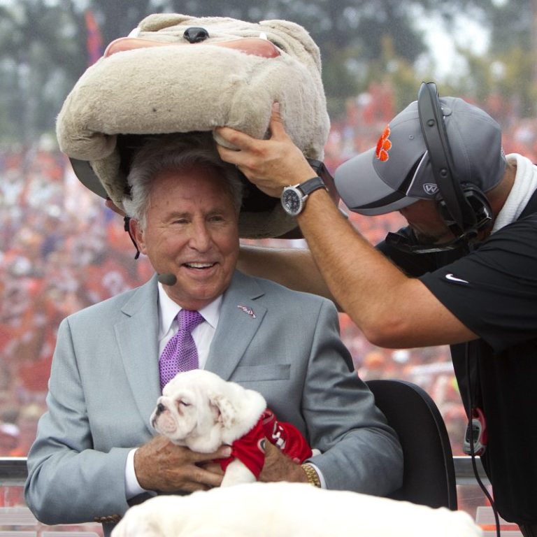 Where is ‘College GameDay’ for Week 12? Guest picker, what to know