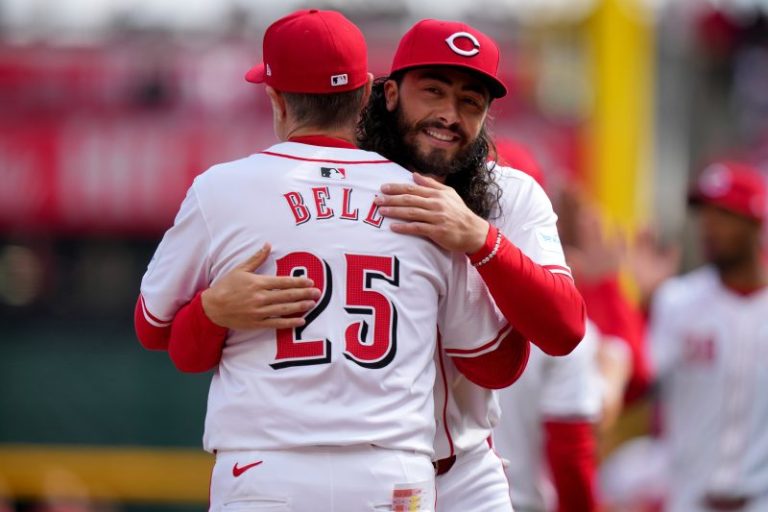 AL playoff team acquires former Rookie of the Year winner in trade