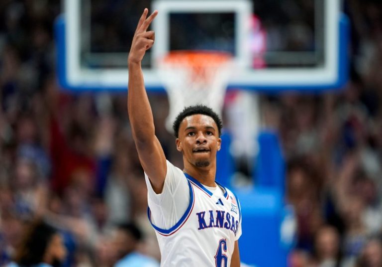 Kansas vs Michigan State final score, highlights: Jayhawks earn gritty win