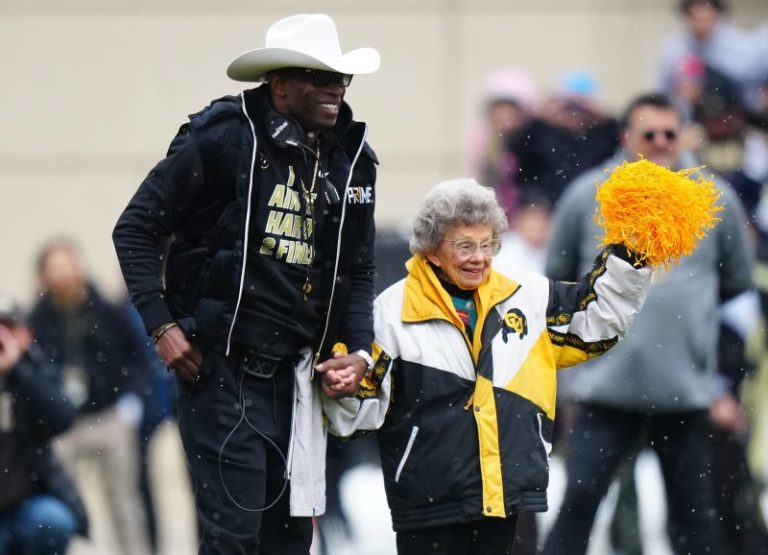 Deion Sanders honors 100-year-old superfan at Colorado