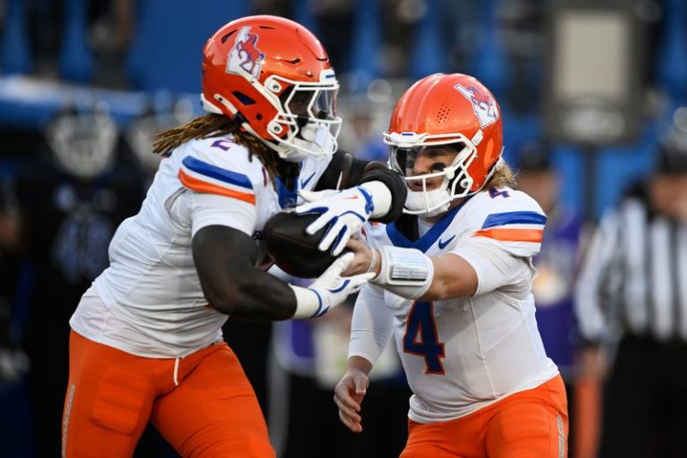 Ashton Jeanty injury update: Boise State RB briefly leaves Wyoming game