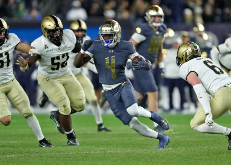 Notre Dame rolls past Army to continue on College Football Playoff path