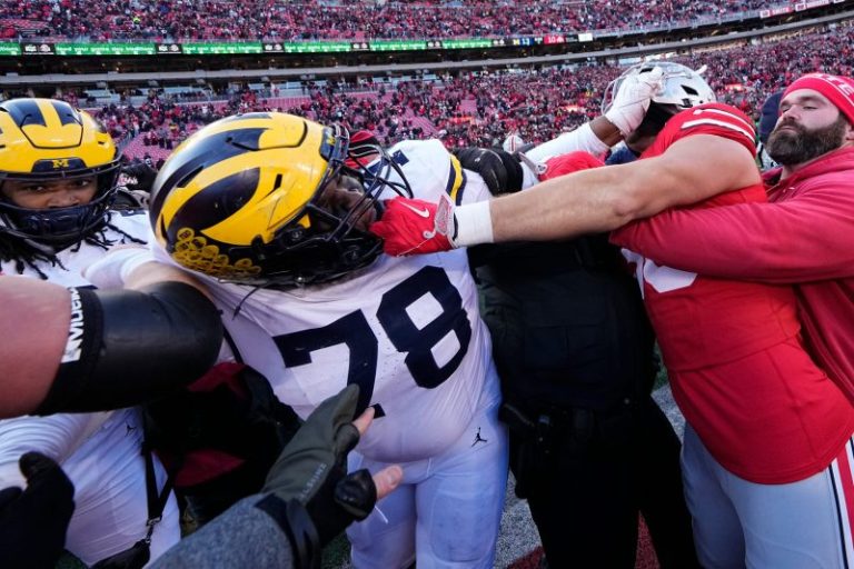 Herbstreit: Players involved in postgame fights should be suspended