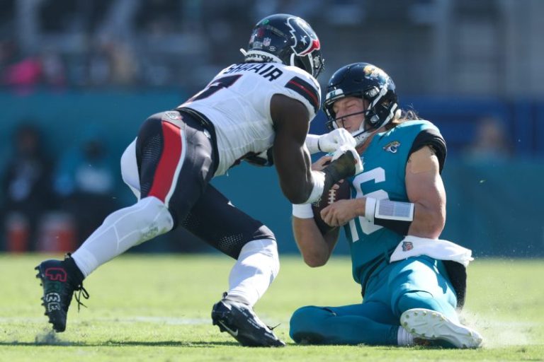 Texans LB Azeez Al-Shaair ejected after brutal hit on Trevor Lawrence