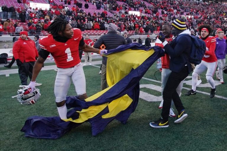 Big Ten issues $100,000 fine to Michigan, Ohio State after postgame brawl
