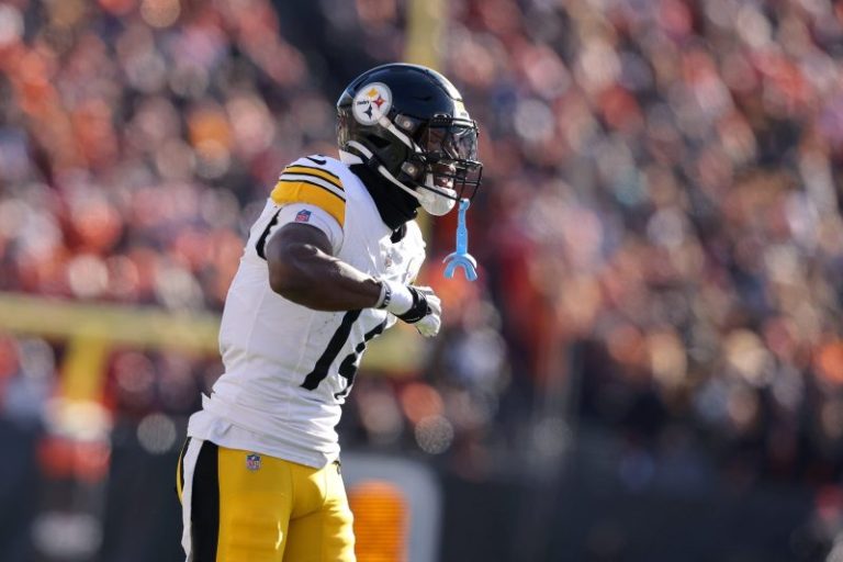 Steelers coach: Star receiver needs to ‘grow up in a hurry’