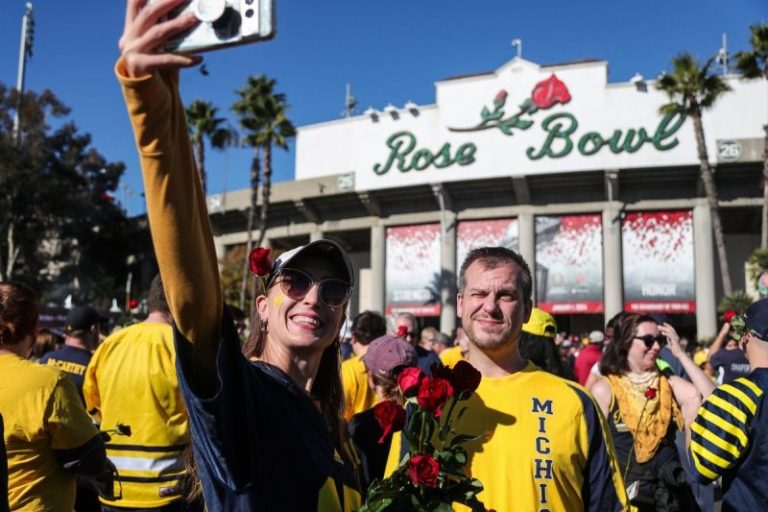 Rose Bowl announces plans to modernize 102-year-old stadium