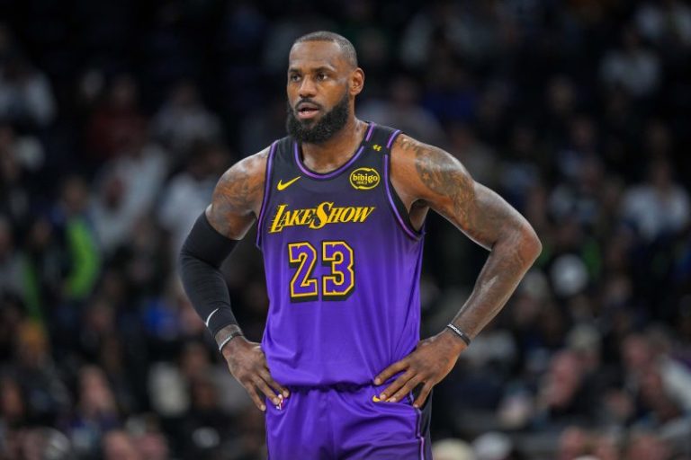 What’s wrong with LeBron? Lakers star struggling at age 40