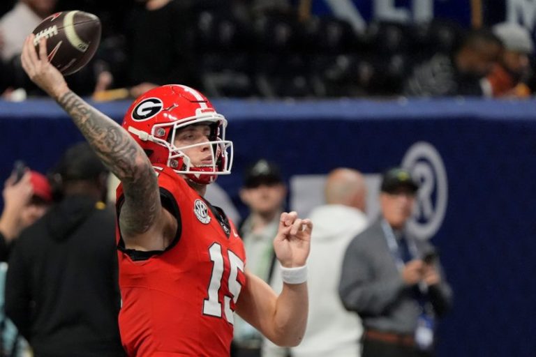 Carson Beck injury update: Georgia QB in on final play vs Texas