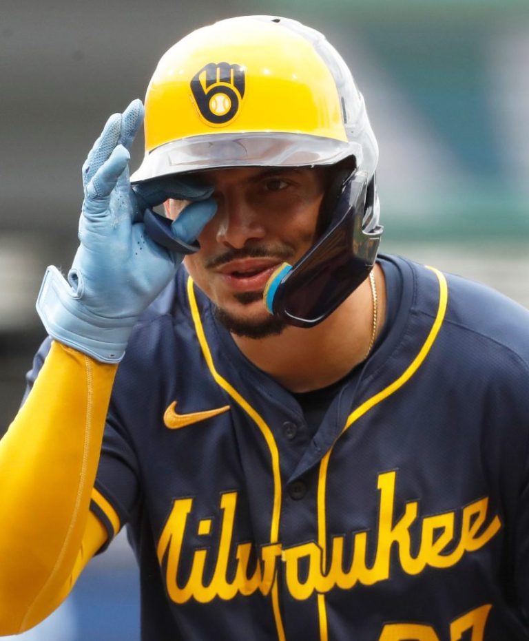 Giants sign shortstop to $182 million deal, biggest in SF history