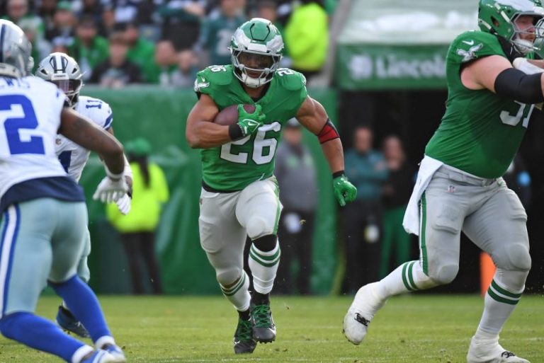 No new NFL rushing record: Eagles to sit star running back in finale