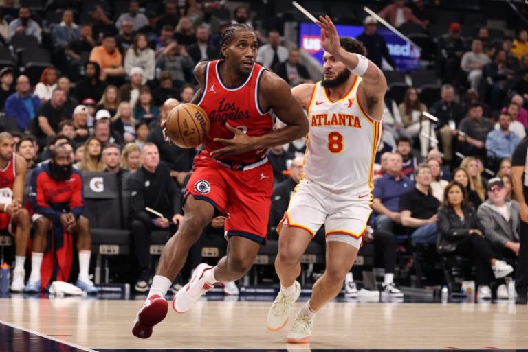 Report: Kawhi Leonard stepping away to help family forced to flee fires