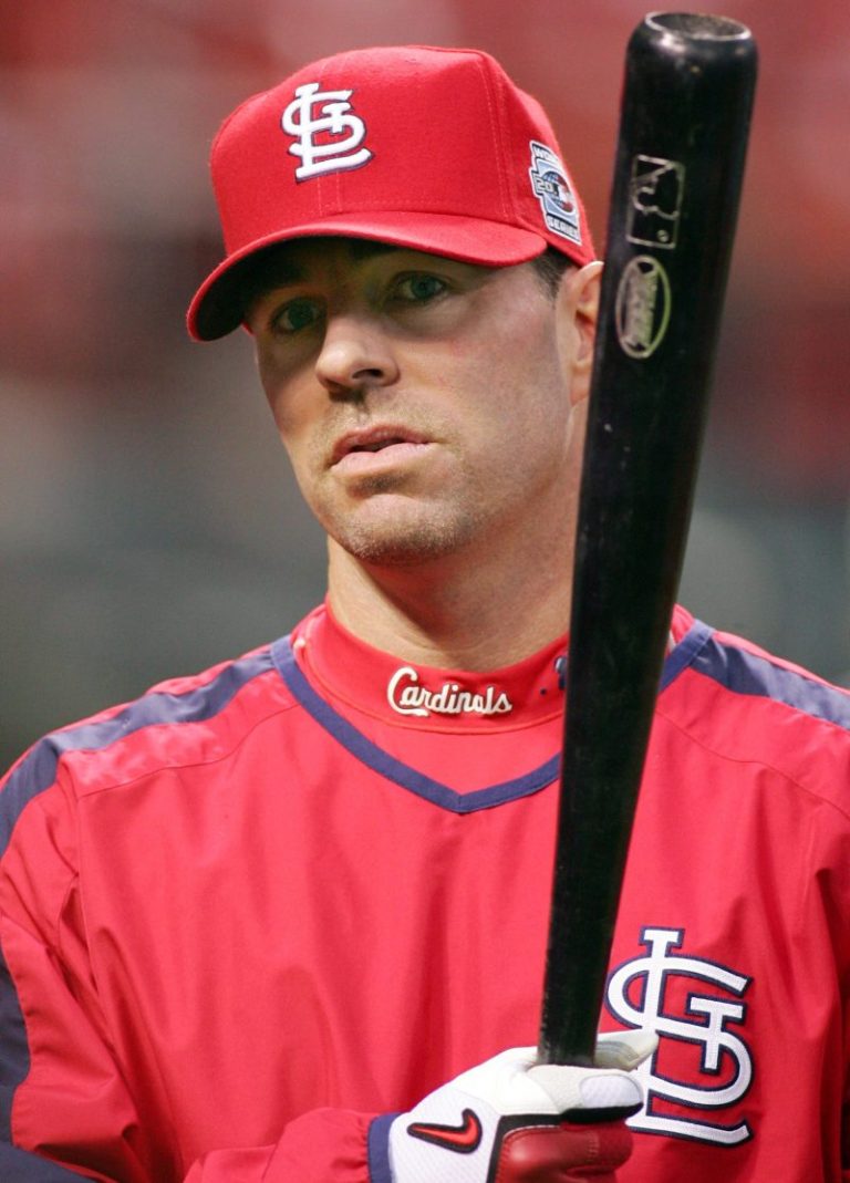 Retired MLB star blasts former team, leaves broadcast booth for 2025