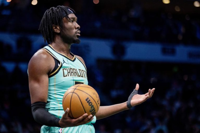 Agent: Lakers ‘should not have failed’ center’s physical in rescinded trade