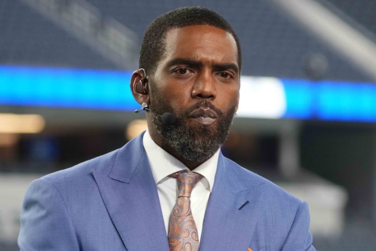 Randy Moss gets emotional in return to ESPN from cancer treatment