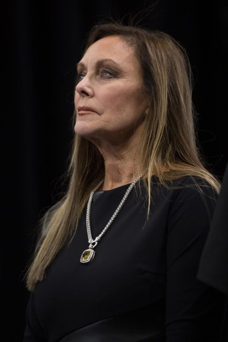 Skating legend Peggy Fleming will help honor D.C. plane crash victims