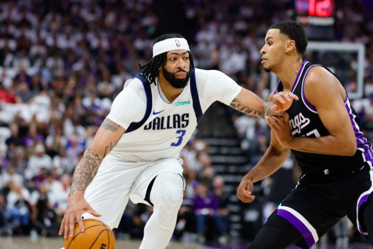 Mavs skewer Kings at perimeter, setting up Grizzlies showdown
