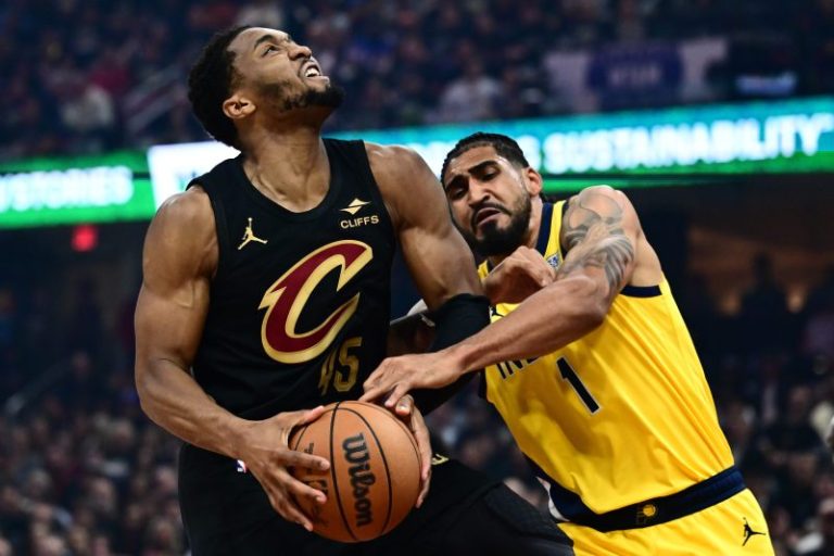 Pacers close out Cavaliers, advance to conference finals: Highlights