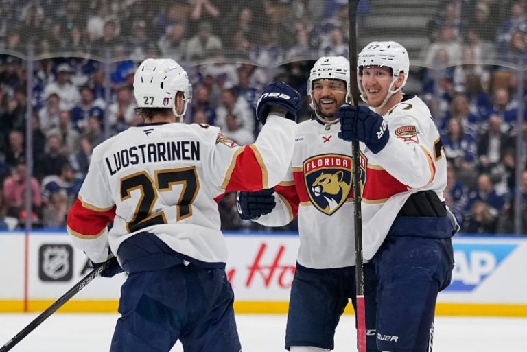 Panthers embarrass Maple Leafs, push them to brink of elimination