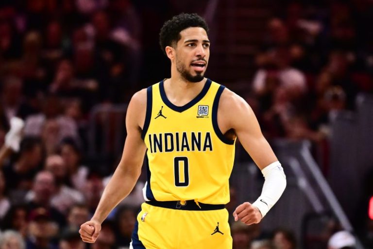 Pacers fan that braved Knicks mob gets invite from Tyrese Haliburton