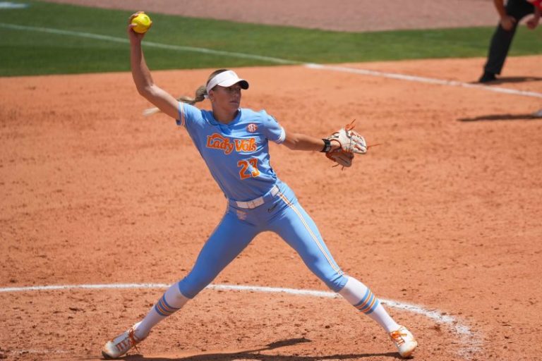 Women’s College World Series preview. Who are the favorites in OKC?