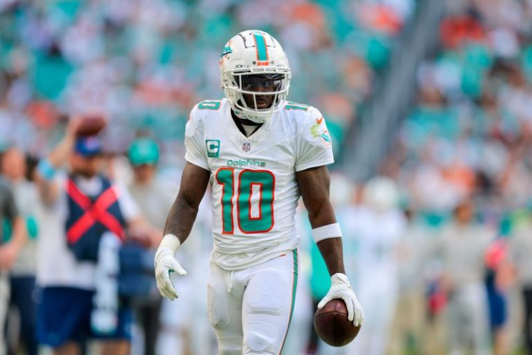 Tyreek Hill says he doesn’t deserve to be Dolphins captain