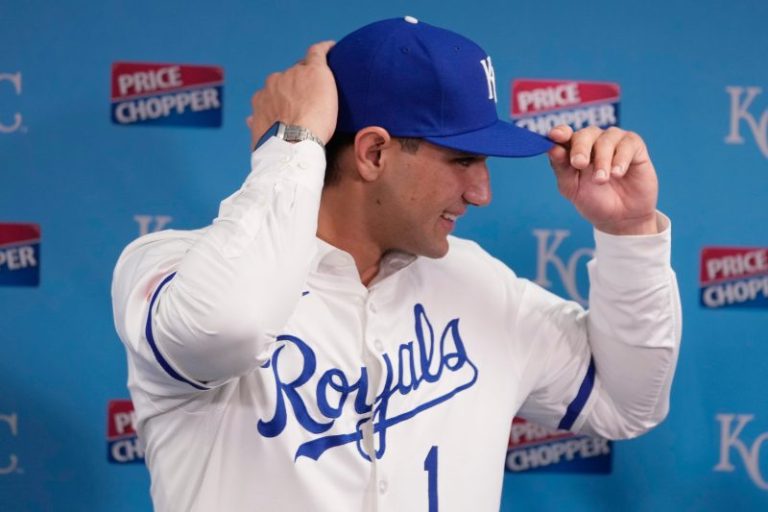 Record-setting slugger set to make MLB debut on Tuesday