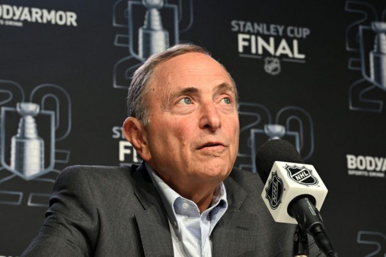 ‘Ridiculous issue’: NHL commissioner rips analyst’s question about taxes