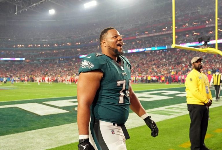 Ndamukong Suh announces retirement via social media post