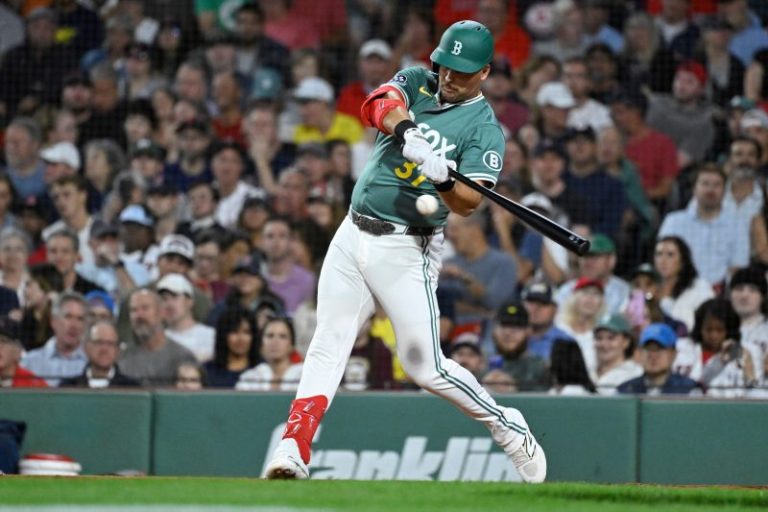 Red Sox clinch playoff spot with walk-off win: Highlights