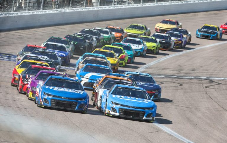 NASCAR Kansas playoff race live updates, leaderboard, highlights