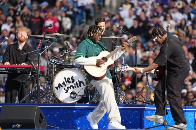 Who is NFL Dublin halftime performer Myles Smith?